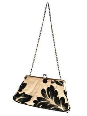 Botanical Black Leaves Tapestry Ivory Clutch Purse Chain Strap Snap Closure Bag